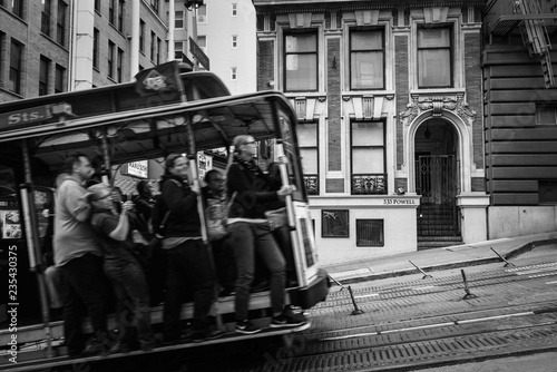The iconic trams of San Francisco, USA, are the most entertaining way of visiting the main touristic attraction in the city, while reliving the past.