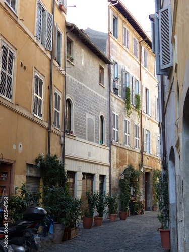 Strada del centro storico di Roma in Italia.