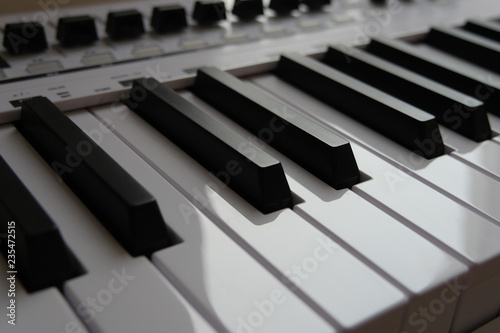 keys on piano keyboard