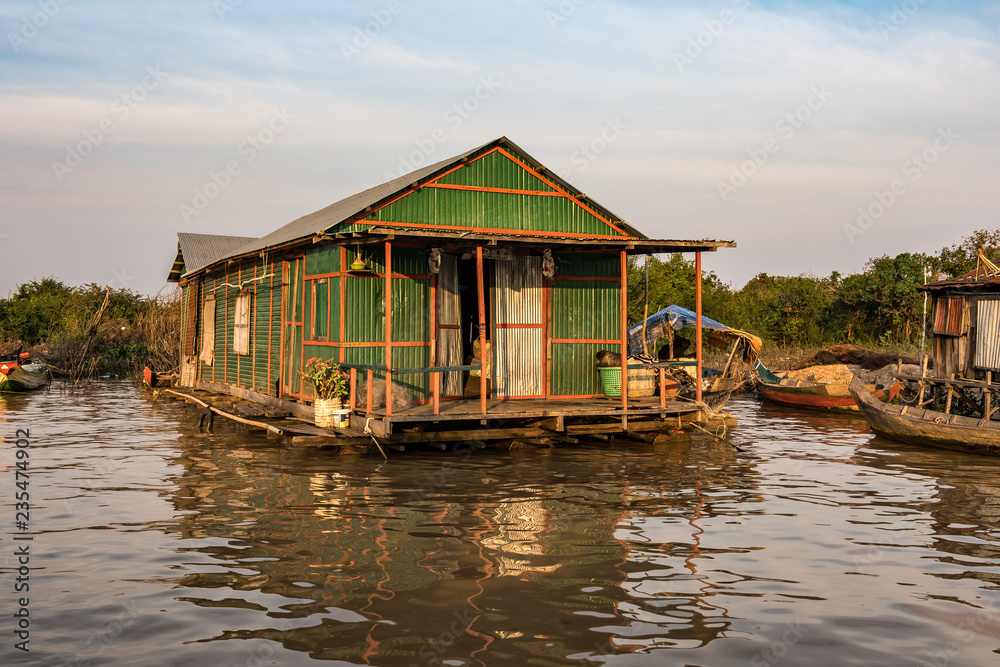 Kambodscha - Angkor - Siem Reap - schwimmende Dörfer auf dem Tonle Sap Kambodscha - Angkor - Siem Reap - schwimmende Dörfer auf dem Tonle Sap