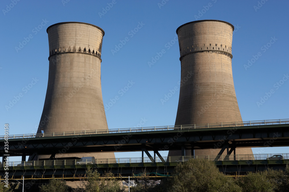 POWER STATION COOLING TOWER NEXT TO M1 MOTORWAY BRIDGE TINSLEY SHEFFIELD ENGLAND POWER STATION COOLING TOWER NEXT TO M1 MOTORWAY BRIDGE TINSLEY SHEFFIELD ENGLAND