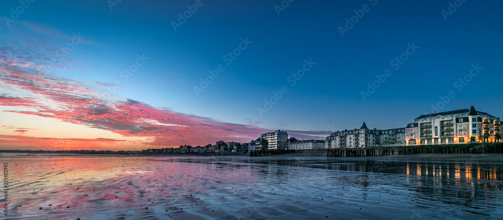 Fototapeta premium De la nuit au jour