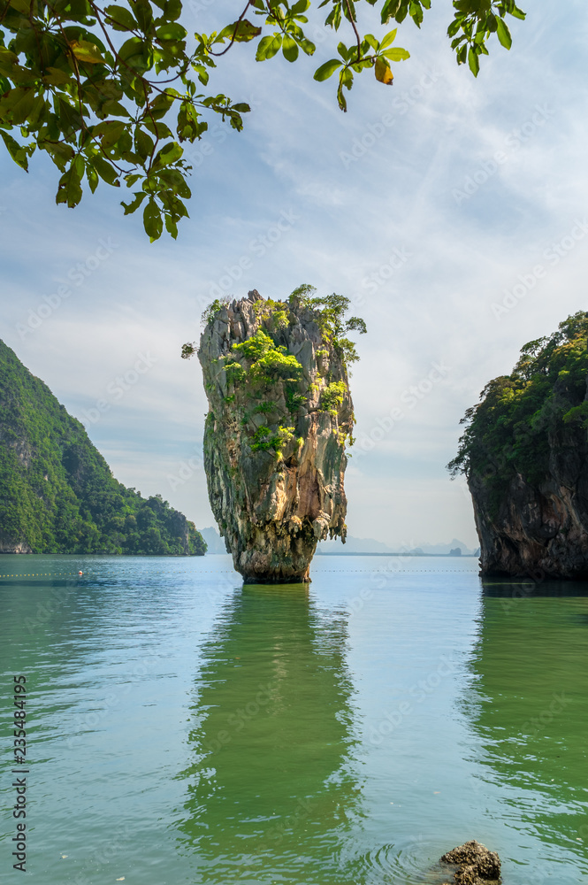Obraz premium Landscape of James Bond island Phang-Nga bay, near Phuket Thailand