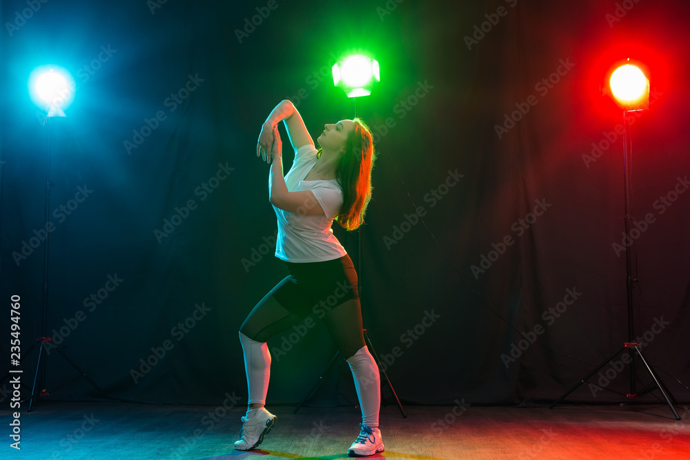 Hip-hop, jazz-funk, tecktonik, waacking, trance and street dances ...