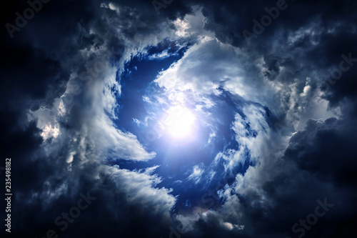 Принти на полотні Hole in the Dramatic Clouds