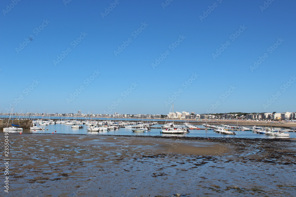 Naklejka premium LA BAULE - PLAGE ET STATION BALNEAIRE - LOIRE ATLANTIQUE - FRANCE