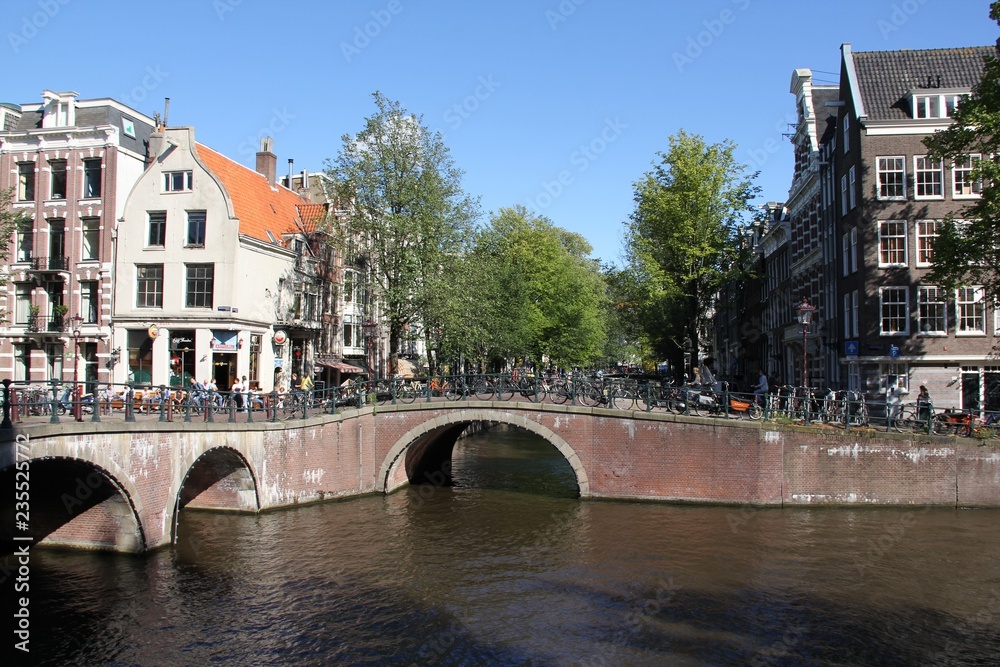 Naklejka premium canal in amsterdam