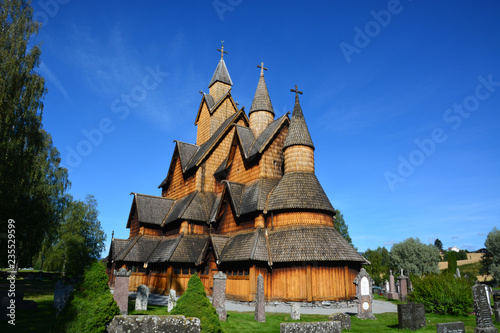 Stabkirche in Heddal, Norwegen / Skandinavien photo