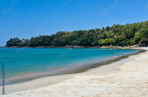 Fototapeta Naklejka Na Ścianę i Meble -  Tropical beach with azure water