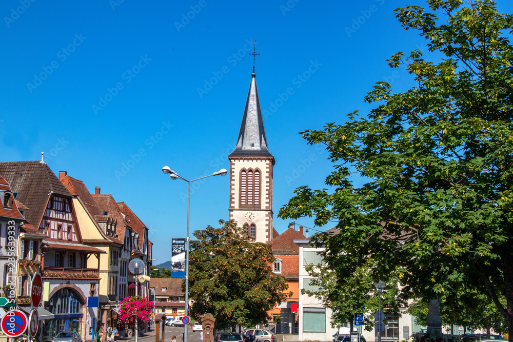 Fototapeta premium Munster. Eglise catholique Saint Léger . Alsace. Haut-Rhin. Grand Est