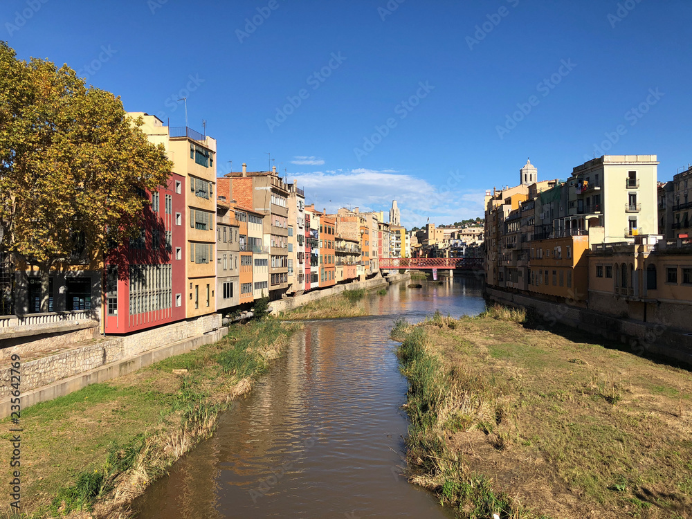 View from the Pont de Pedra bridge over the Onyar river