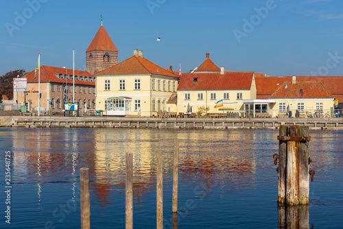 Panorama von Steges Kirche und Touristinformation