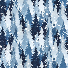 Fototapete Waldmuster Indigoblaue Kiefern im Schnee Aquarell  © IMR