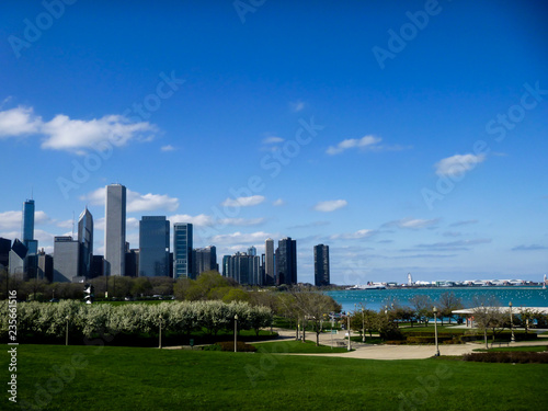Chicago skyline and Grant Park