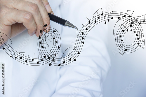 Fotografie mano, penna, musica, spartito, scrivere, disegnare