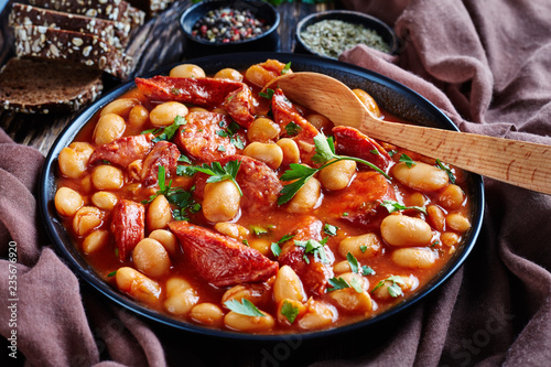 Obraz na płótnie beans stew with sausages in a bowl