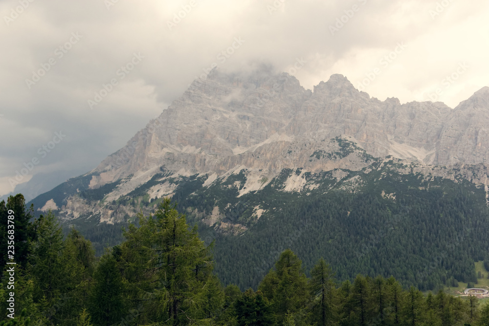 Obraz premium Beautiful Dolomite Mountains near Misurina Mountain Lake.