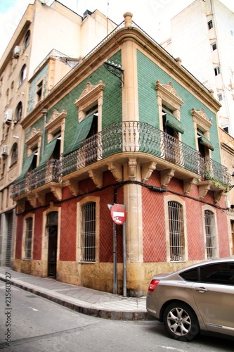 Old colorful and majestic facades in Elche © SoniaBonet