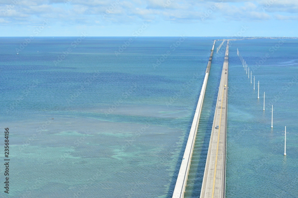 Obraz premium Looking at he Florida keys from a Helicopter