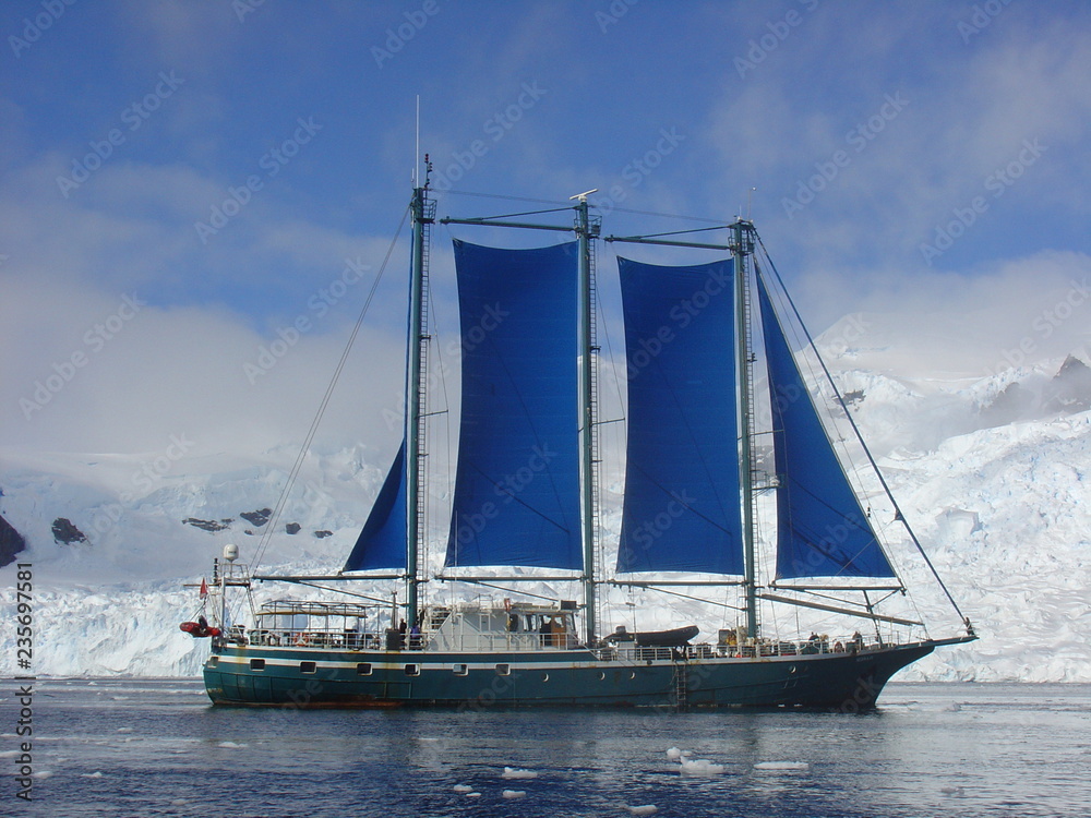 Obraz premium sailing ship