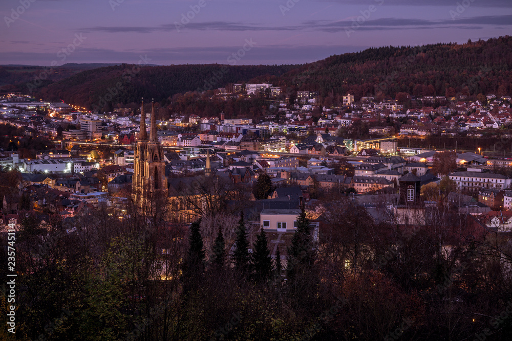 Marburg (Niemcy) panorama miasta nocą