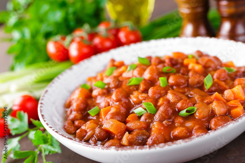 Stewed red beans with carrot in spicy tomato sauce