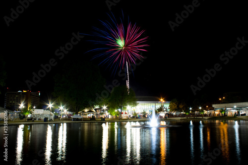 Fireworks at night on the water © Stan Reese