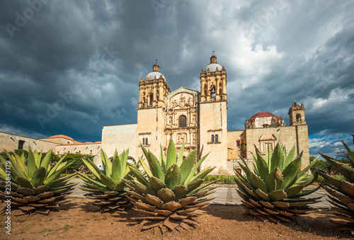 Tableau sur toile Church of Santo Domingo de Guzman in Oaxaca, Mexico