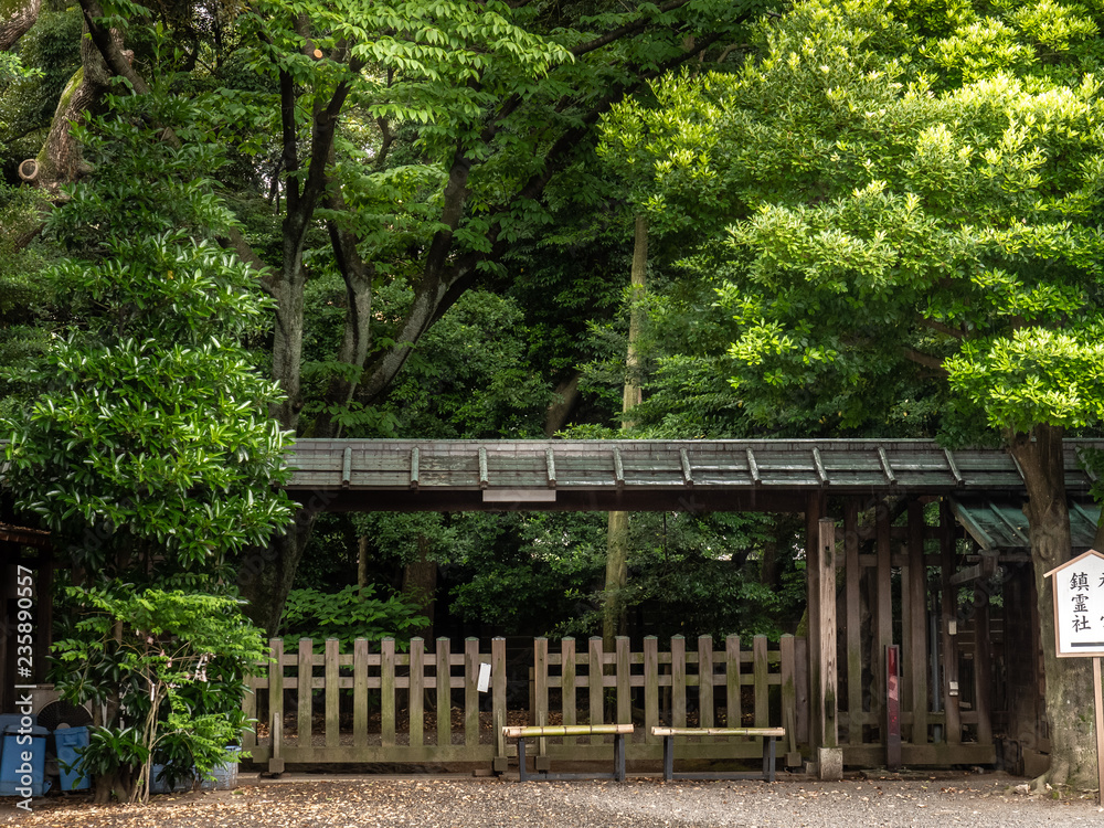 Gate in Hanzomon Park