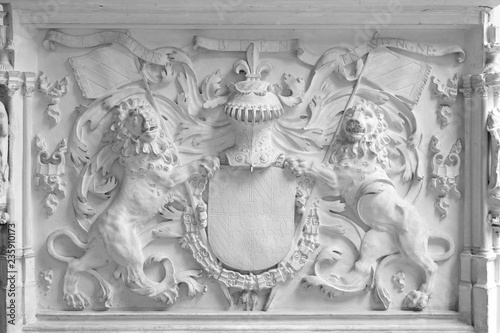 coat of arms, bas-relief on the facade of the building © Ruslan Gilmanshin