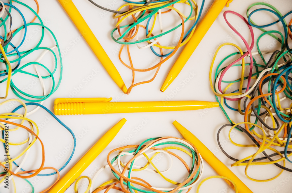Colored stationery with stationery elastic bands Colored stationery with stationery elastic bands