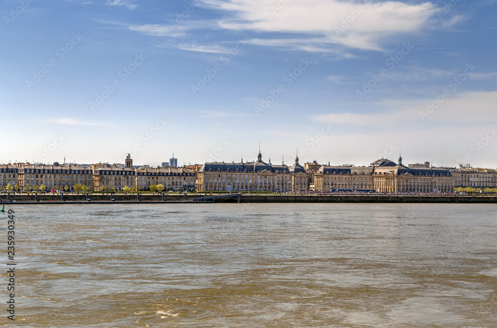 Fototapeta premium View of Bordeaux city center, France
