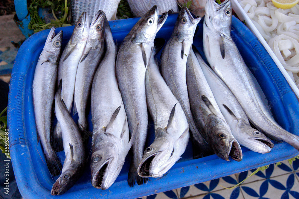 Obraz premium FRESH SARDINES ON MARKET STALL