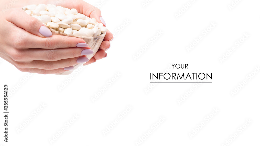 Obraz premium White beans in a pial plate of female hands pattern on a white background isolation