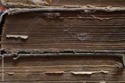 Konstfotografi Yellowed pages of the old dilapidated book. Old book.
