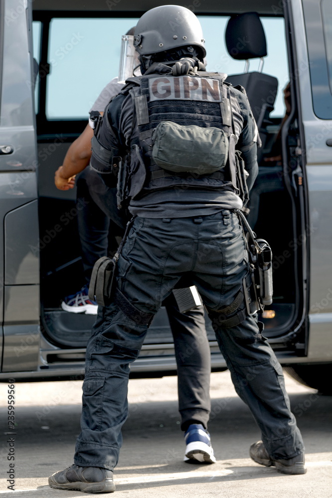 policier policier