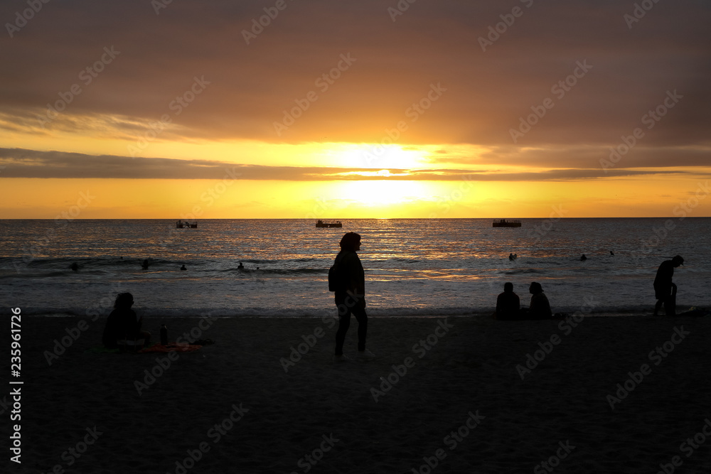 Fototapeta premium Puesta de sol en el mar