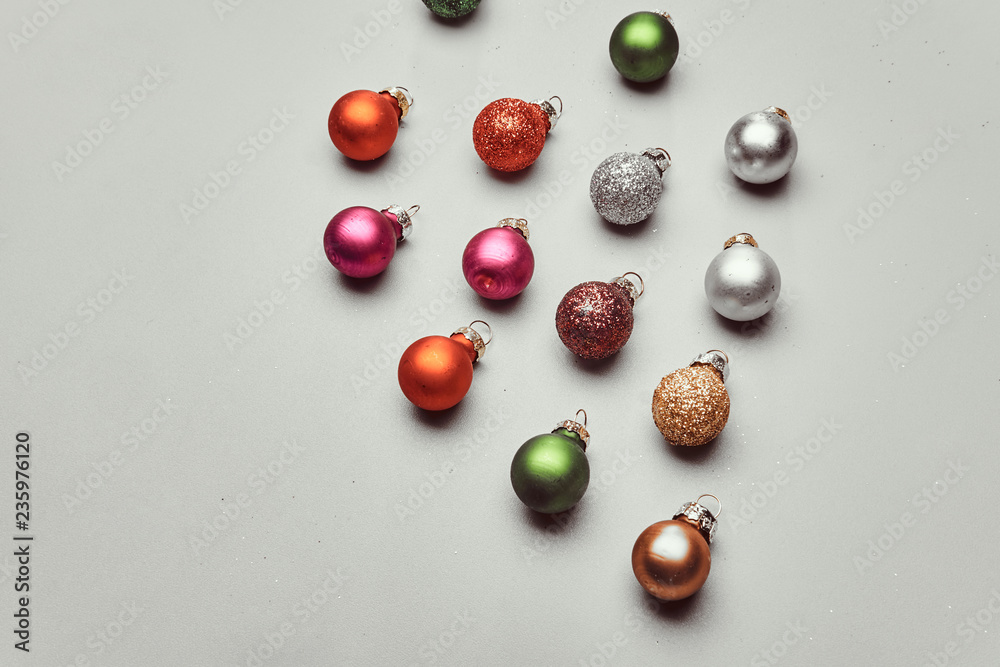 Multi-colored balls to decorate the hristmas tree.