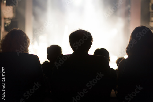 audience at the theater © aerogondo