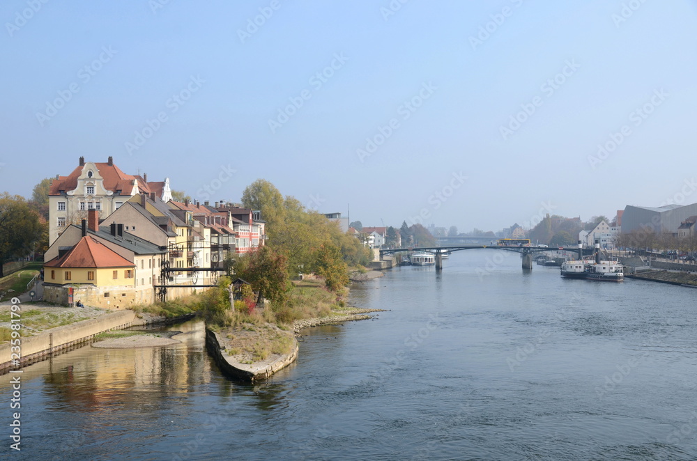 Obraz premium View from the Iron Brige in Regensburg, Germany