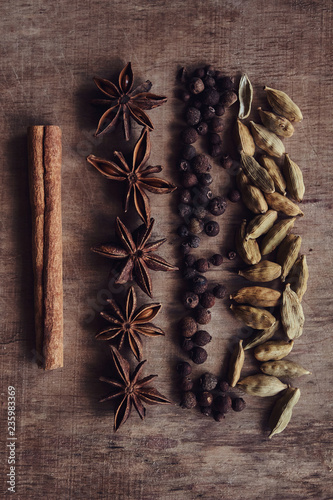 The composition of the fruits of black pepper, beans, and cinnamon