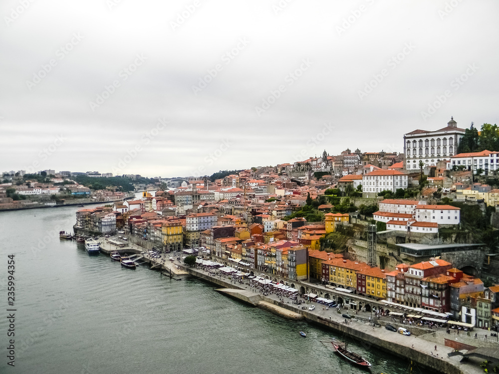 Obraz premium The Douro river in Porto, Portugal