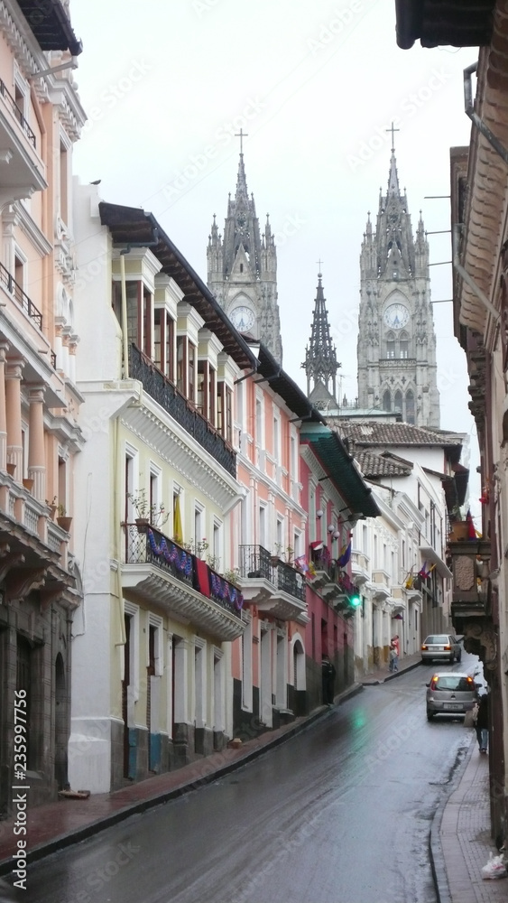 Obraz premium Cityscape street scene of Quito, Ecuador
