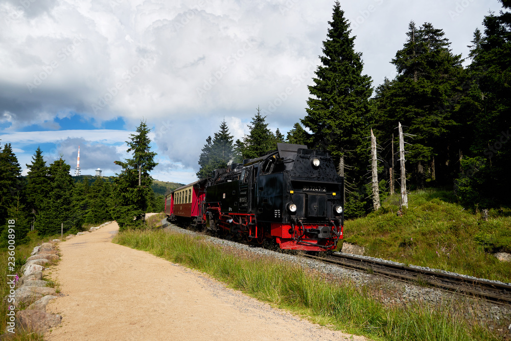 Fototapeta premium stary pociąg parowy brockenbahn
