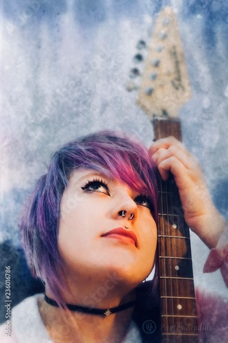 female guitarist
