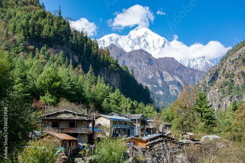annapurna circuit trek in himalaya trail nepal