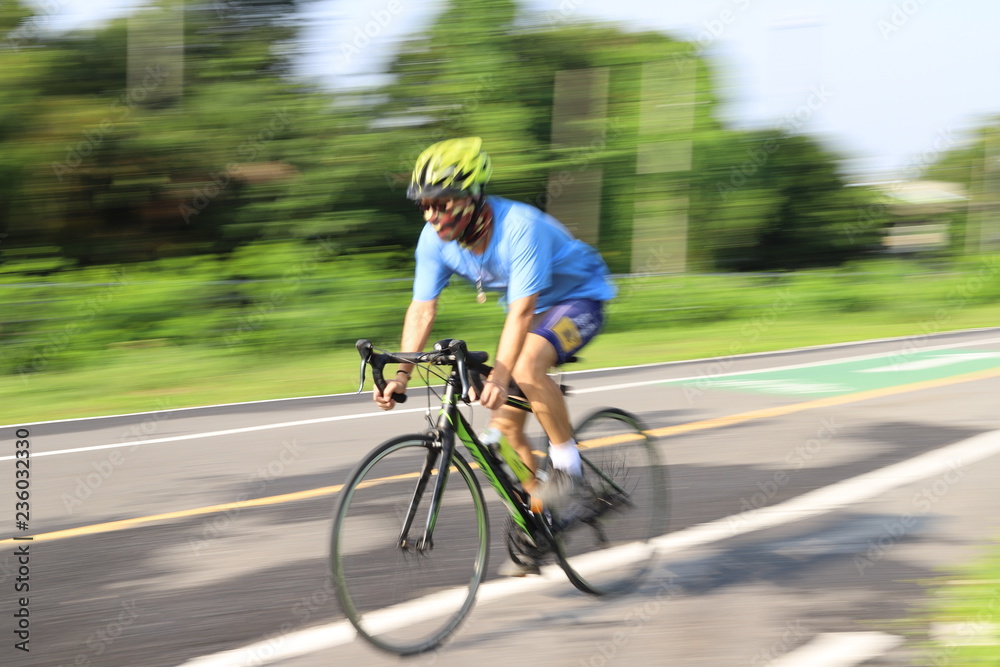 Fototapeta premium ride bicycle ปั่นจักรยาน