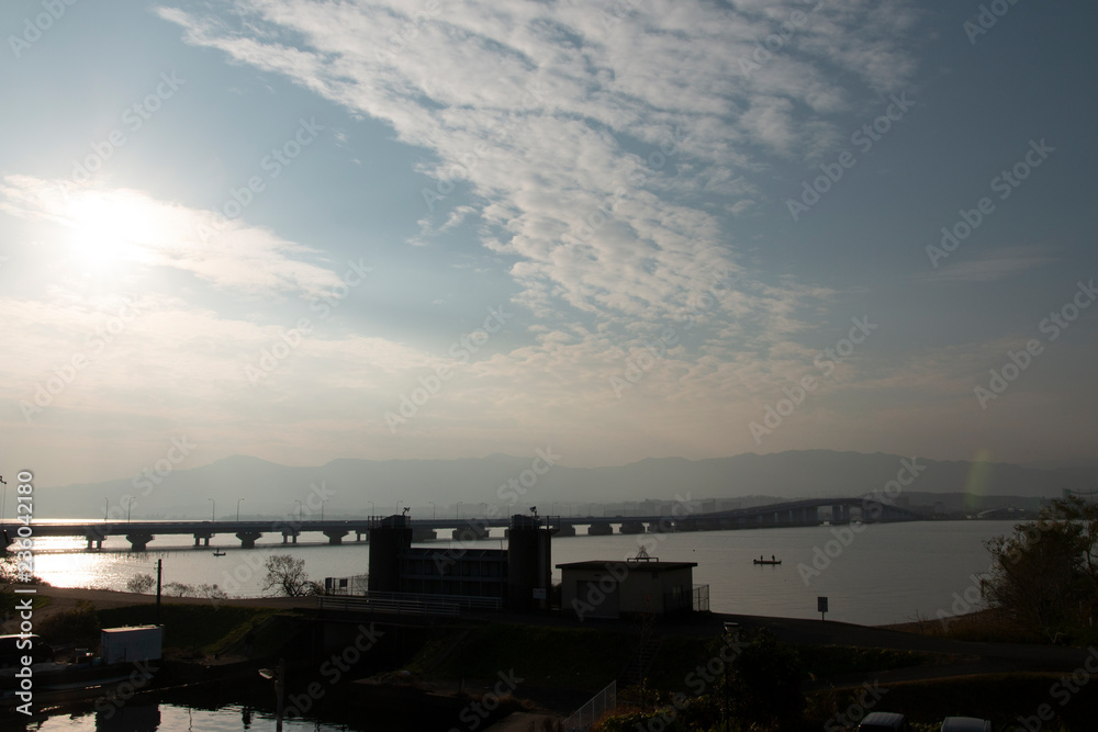 近江ぶらり、琵琶湖大橋で秋の夕暮れ
