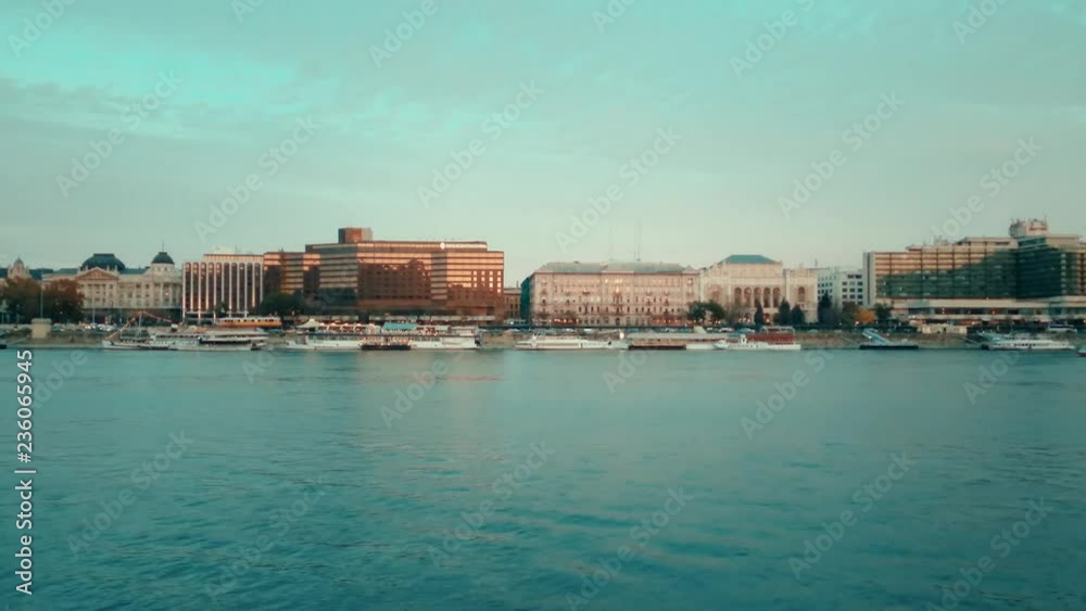 Other short clip from the shore of the Pest. Other short clip from the shore of the Pest.