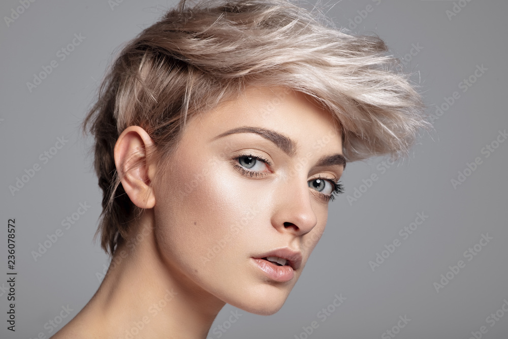 Obraz premium Piękno portret moda młody model